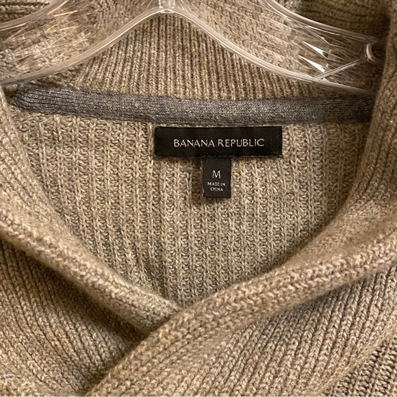Men’s Banana Republic Cowl Neck Sweater, Size M - Picture 3 of 7